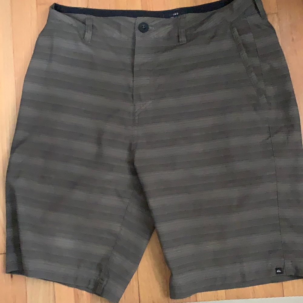 Green Quicksilver board-shorts